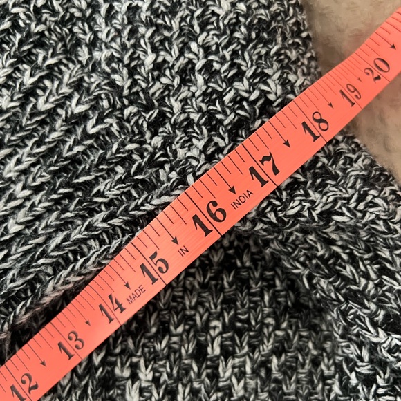 TIMING | Heather Grey Chunky Knit Cozy Cardigan With Pockets - Picture 7 of 8